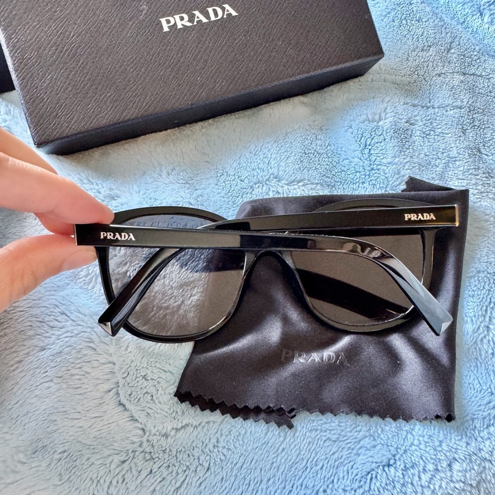 Prada Round Sunglasses SPR 22Z - Picture 2 of 6